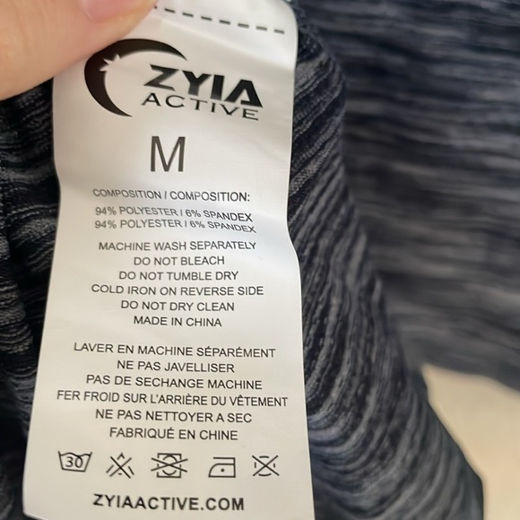 Zyia Active Athletic Top Long Sleeve Open Back - Picture 7 of 7